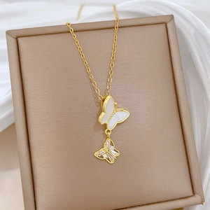 Collana a farfalla in acciaio al titanio con madreperla e zirconi in astuccio regalo