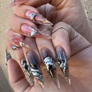 Long Stiletto Press On Nails 3D Silver Liquid Metal Design Artificial Fake Nails For Women Gradient Pink Black Gothic Style