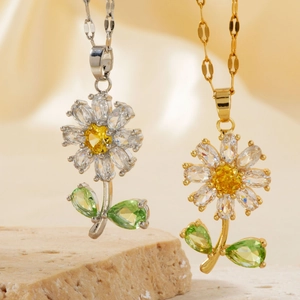 Collier Pendentif Tournesol Zircon Incrusté Chaîne En Acier Inoxydable Bijoux De Fleurs Élégants Pour Femmes Accessoire De Mode