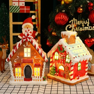 Décoration de maison en pain d'épice de Noël lumineuse avec lumières LED et figurines