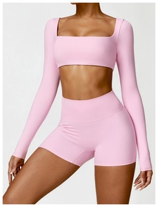 Ροζ σετ γιόγκα 2 τεμαχίων με μακρυμάνικο crop top και ψηλόμεσο αθλητικό σορτς
