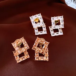 Boucles D Oreilles Géométriques Creuses Doubles Rectangulaires En Zircon Avec Placage En Cuivre Doré Et Tige En Argent