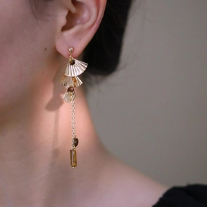 Boucles d'oreilles pampilles feuille de ginkgo œil de tigre dorées au style vintage