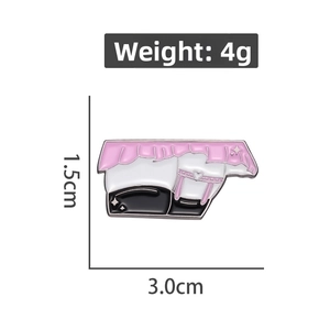 Vue détaillée d'une broche en émail de 3,0 cm avec dimensions et poids de 4g indiqués