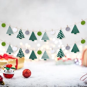 Weihnachtsgirlande aus Filz mit grün-weißen Bäumen für festliche Party-Dekorationen