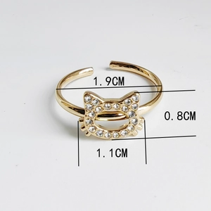 Detailed size chart for the gold-plated cat head open ring with crystals measurements