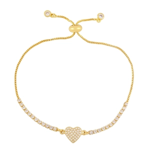 Bracelet ajustable doré avec breloque cœur étincelante et pierres de zircone cubique