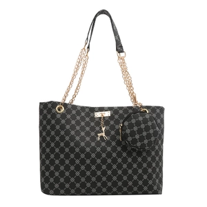 Bolso tote negro vintage con monograma, correa de cadena, monedero redondo y dije de ciervo
