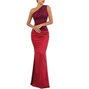 Robe de soirée élégante bicolore à épaule dénudée avec bustier bordeaux et jupe en satin