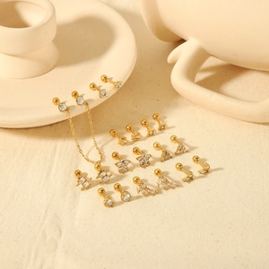 Exquisite 18K gold plated stainless steel piercing earrings with clear crystals