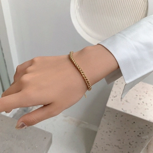 Elegant gold woven chain bracelet for women made of durable tarnish-free titanium steel