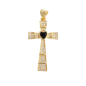 Pendentif croix en cuivre doré avec gemme cœur noire et zircons clairs pavés