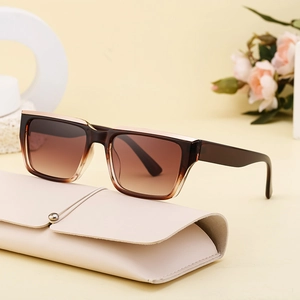 Fashion square frame sunglasses with gradient brown lenses and premium leather case