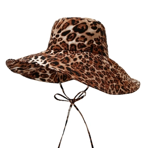 Stylish leopard print wide brim sun hat with adjustable chin strap for summer fashion