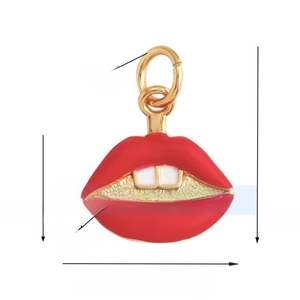 Détails des dimensions du pendentif lèvres rouges avec bord doré et anneau de suspension