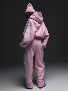 Survêtement rose pour femme avec volants bleu clair, sweat à capuche et jogging de dos