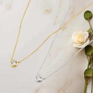 Elegante collana in argento 925 oro 18K con ciondolo rotondo in zircone cubico