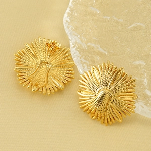 Golden stainless steel daisy flower stud earrings with detailed petal texture and backing