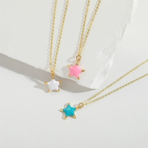 Chic star pendant necklaces in pink blue and white enamel with golden link chains