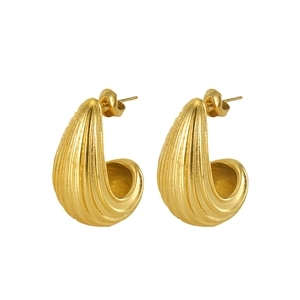 Luxurious 18K gold plated thick C-shaped earrings with unique vertical textured stripes