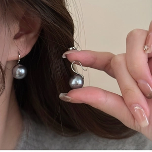 Elegant dark grey pearl hook earrings for women featuring a minimalist geometric design