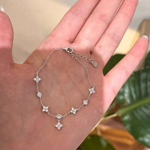 Elegant Copper Clover Zirconia Bracelet For Women Exquisite White Gold Yellow Gold Plated Flower Leaf Adjustable Jewelry Birthday Gift