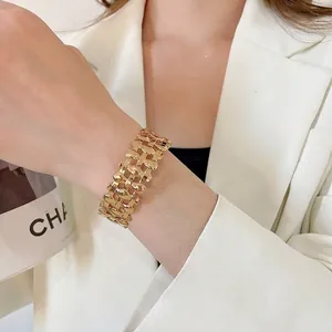Chic multi-layer hollow heart open bracelet in brilliant gold metal for stylish women
