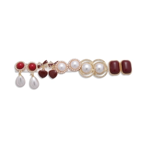 Set de dix boucles d'oreilles géométriques avec perles en résine et strass brillants