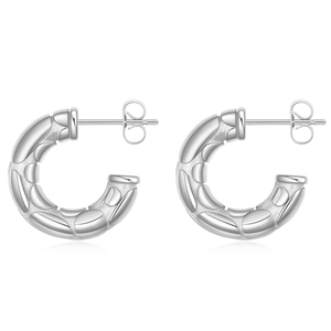 Chic 5mm C-shape earrings in silver stainless steel featuring embossed snake skin texture