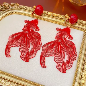 Boucles D'oreilles À Clip Poisson Rouge Pour Femmes Métal Creux Acrylique Style Oriental Vintage Bijoux