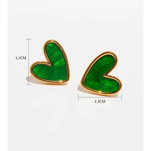 Vintage green heart earrings in gold setting, size measurements 1.2CM by 1.3CM