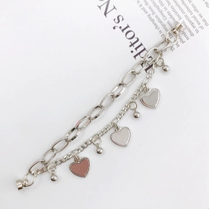 Catena per cellulare in metallo argento con ciondoli a cuore e chiusura magnetica