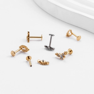 Set di piercing labret in titanio G23 oro e argento con zirconi a cuore e corona reale