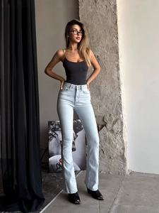 Retro high-waisted light blue denim flare jeans with slim fit and vintage American style