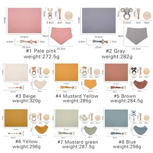 Set regalo neonato con coperta in cotone, massaggiagengive in legno e spazzola in lana