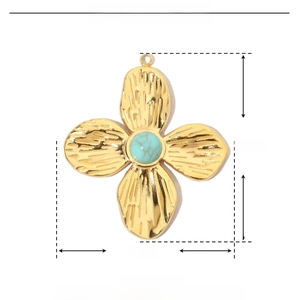Detailed parameter diagram for golden clover pendant made of stainless steel and natural stone