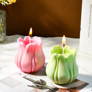 Bougie parfumée en forme de tulipe avec texture réaliste pour décor de maison