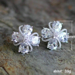 Sparkling flower petal earrings with micro-set zircon stones and 13.5mm diameter