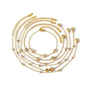 5er-Set goldene Edelstahl-Fußkettchen mit Herz-, Unendlichkeits-Anhängern und Zirkonias
