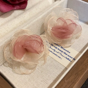 Elegant gradient pink organza flower tassel earrings in a wooden jewelry gift box