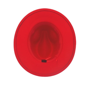 Détail intérieur d'un chapeau fedora en feutre rouge avec bandeau anti-transpiration