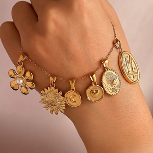 Stainless Steel Pendant Charms Gold Plated Retro Sunflower Medusa Portrait Heart Moon DIY Jewelry Accessories Women