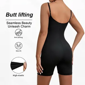 Rückansicht eines hochelastischen schwarzen Bodysuits mit Po-Lift und Rückenausschnitt