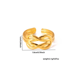 Detailansicht des 18k Goldknotenrings mit Abmessungen von 1cm Höhe und einem Gewicht von 2,1g