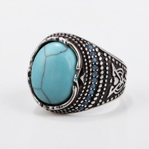 Anello vintage da uomo in acciaio inossidabile con turchese e trama in argento martellato