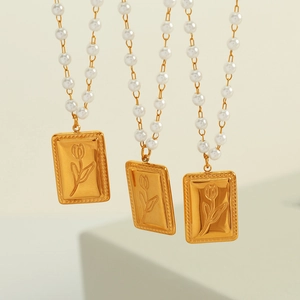 Collana di perle vintage francese con ciondolo a tulipano placcato oro 18K