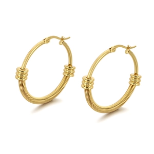 Boucles d'oreilles créoles dorées en acier inoxydable avec texture torsadée et anneaux