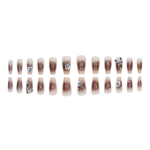 Faux ongles cercueil dégradé marron avec fleurs camélia 3D et motifs de papillons