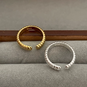 925 Sterling silver twisted rope rings in gold and silver finish with adjustable bands