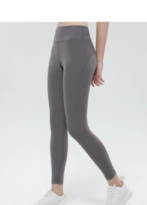 Rückansicht der dunkelgrauen High-Waist-Yogahose mit formenden Nähten für Damen